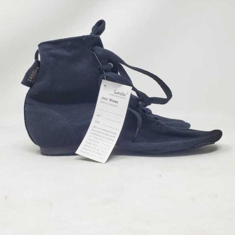 NWOB women's 6 Sansha Soho lace up black jazz shoes